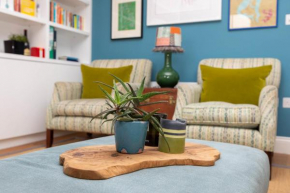 Spacious 3 Bedroom in Notting Hill with Balcony